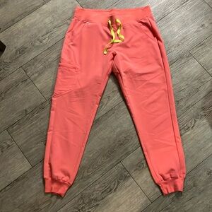 Figs Medium Zamora Bottoms in Hot Coral